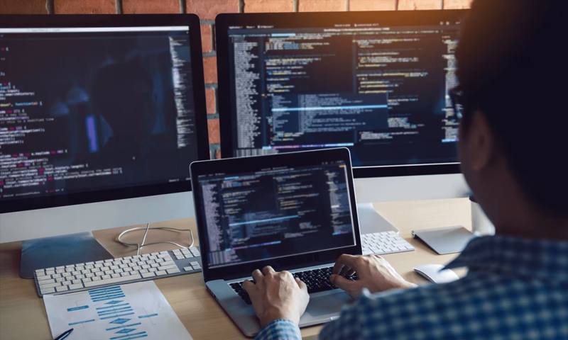 数据科学选型:R与Python如何赋能二道江区网站建设?
